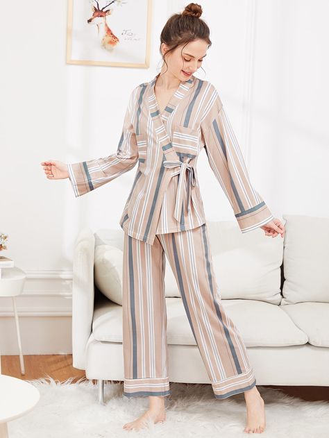 Girls Night Dress, Night Suit For Women, Pajama Fashion, Sleepwear Fashion, Cute Pajama Sets, Cute Sleepwear, Homewear Fashion, Night Dress For Women, Suit For Women