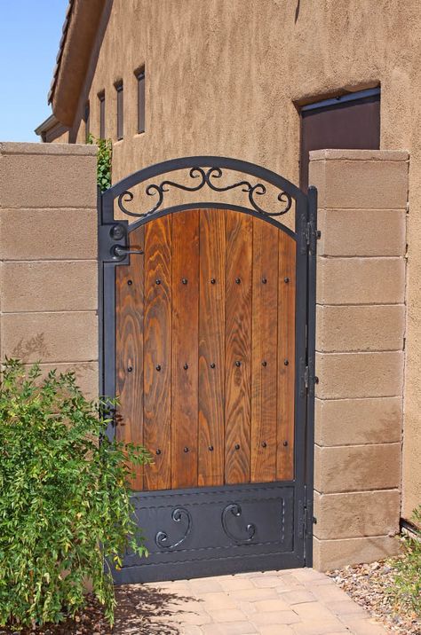 Wooden Gate Designs, Wooden Fence Gate, Backyard Gates, Yard Makeover, Metal Garden Gates, Yard Gate, Iron Garden Gates, Garden Gate Design, Wood Fence Design