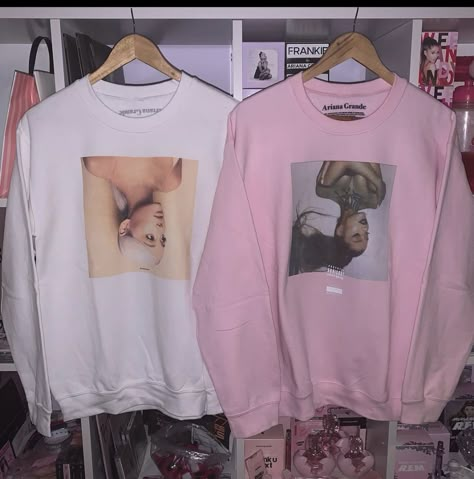 Hoodies Ideas, Ariana Merch, Ariana Grande Perfume, Ariana Grande Album, Ariana Grande Style, Ariana Grande Photos, Fashion Y2k, Cute Comfy Outfits, Dressed Down