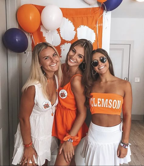 Clemson Outfits For Women, Clemson Sorority, Clemson Game Day Outfits, Clemson University Aesthetic, Clemson Aesthetic, Clemson University Campus, Clemson Tailgate, Clemson Gameday Outfit, Lsu Tailgate