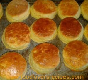 Food Lovers Recipes | BASIC SCONE RECIPE WITH VARIATIONSBASIC SCONE RECIPE WITH VARIATIONS Baking Scones Easy Recipes, How To Make Scones Easy, Coconut Scones Recipe Easy, Bollas Recipe, Best Scones Recipe Ever Uk, Scone Baking Tips, South African Dikuku Recipe, South African Scones Recipe, Cobbs Bread Scones Recipe