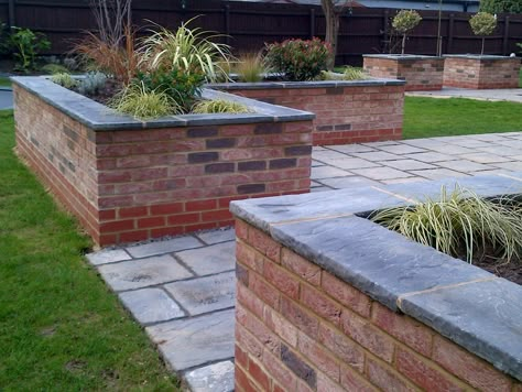 Driveway Planter Ideas, Brick Planter Boxes, Brick Planter Ideas, Brick Planters, Brick Raised Garden Beds, Brick Wall Gardens, Landscaping Around Deck, Brick Planter, Terrace Garden Design