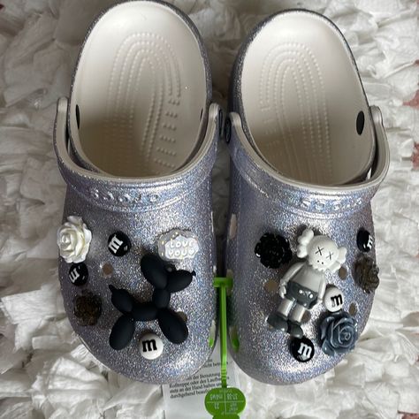 Glitter Crocs Size 7w / 5m * Charms Not Included* Glitter Crocs, Purple Ballet Flats, Crocs With Charms, Crocs Flats, Blue Wedge Heels, Crocs Charms, White Crocs, Tie Dye Men, Crocs Jibbitz