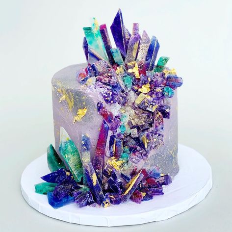 Gems Cake, Gem Cake Ideas, Galaxy Sweet 16 Party Ideas, Cristal Cake, Crystal Cake Ideas, Gemstone Cake, Cave Cake, Crystal Birthday Cake, Gem Cake