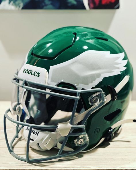 Kelly Green Wallpaper, Eagles Helmet, Philadelphia Eagles Wallpaper, Eagles Kelly Green, Helmet Concept, Helmet Logo, Eagles Nfl, Nfl Philadelphia Eagles, White Wings