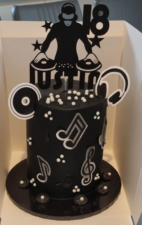 Dj Cakes Ideas, Dj Cake Ideas For Men, Dj Theme Cake, Music Cake Ideas For Men, Topper Flork, Music Cake Ideas, Dj Cake, Music Themed Cakes, Music Cakes