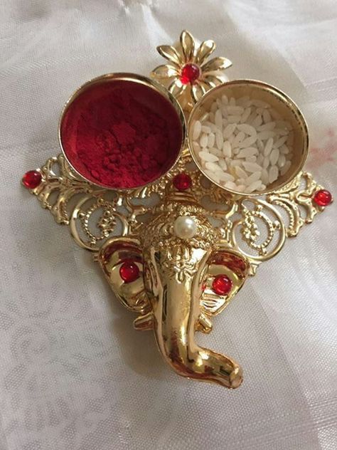 Return Gifts Indian, Diwali Items, Haldi Kumkum, Indian Wedding Gifts, Diwali Pooja, Thali Decoration Ideas, Diwali Decoration Items, Diy Diwali Decorations, Silver Pooja Items