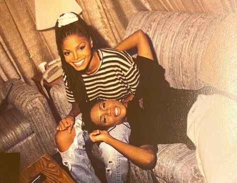 é on Twitter: "janet jackson and mc lyte, 1994… " Mc Lyte 90s, 90s Pics, Black Nostalgia, Girly Nostalgia, Janet Jackson 90s, 90s Black Culture Aesthetic, Black 90s Fashion, Mc Lyte, Jo Jackson