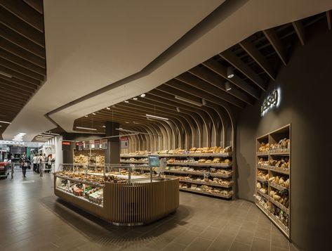 Gallery - SPAR Flagshipstore / LAB5 Architects - 7 Supermarket Display, Grocery Store Design, Design Café, Supermarket Design, Shop House Ideas, Centre Commercial, Shop House Plans, Interior Display, Shop Front Design