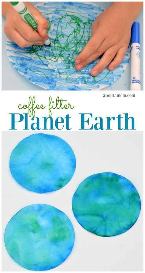 This coffee filter planet Earth craft is a great Earth Day craft for kids. Earth Day Craft, Earth Week, Earth Day Projects, Earth Craft, Inexpensive Crafts, Earth Day Crafts, Space Activities, Earth Day Activities, Daycare Crafts