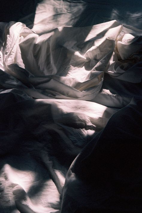 Two Situations with Bed Sheets (Dramatic but also Romantic), 2015 Bed Sheets Aesthetic, Sheets Aesthetic, Mood Images, Apple Watch Wallpaper, Pastel Wallpaper, Night Aesthetic, Greek Gods, Art Model, White Aesthetic