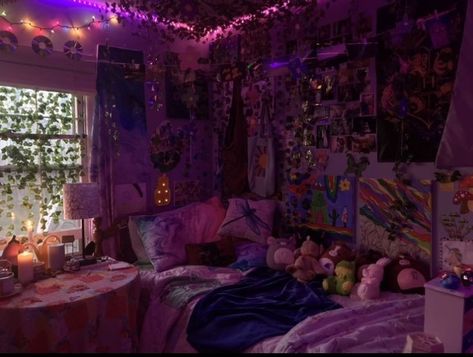 Bedroom inspo Weird Core Room Ideas, Trippy Bedroom Ideas, Trippy Rooms Aesthetic, Trippy Room Ideas, Alternative Room Aesthetic, Hippie Grunge Room, Hippie Bedroom, Cool Room Decor, Luxury Room Bedroom