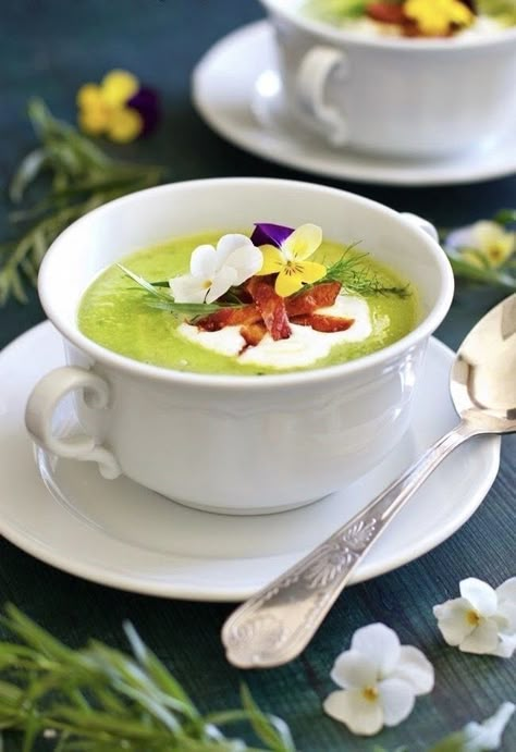 Elegant Food, Pea Soup, French Cooking, Healthy Soup Recipes, Food Presentation, Food Plating, Wedding Food, Light Recipes, Beautiful Food