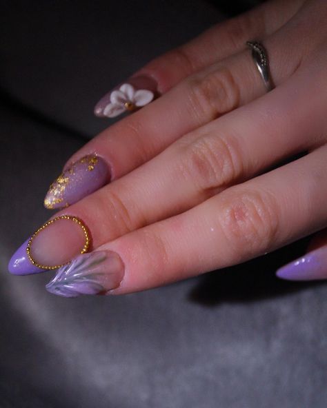 Rapunzel Acrylic Nails, Rapunzel Nail Ideas, Tangled Theme Nails, Rapunzel Nail Designs, Rapunzel Themed Nails, Tangled Nails Acrylic, Tangled Nails Disney, Tangled Themed Nails, Tangled Rapunzel Nails