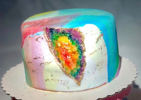 Rainbow marble fondant Rainbow geode Crystal cake Gay pride inspired cake Rainbow Geode Cake, Marble Fondant Cake, Marble Fondant, Rainbow Geode, Fondant Rainbow, Cake Mom, Geode Cake Wedding, Rainbow Marble, Rainbow Cakes