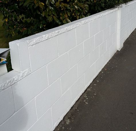 White Cinder Block Wall, White Block Wall, Fence Makeover, Retaining Wall Fence, Fancy Fence, Retaining Wall Blocks, Concrete Block Walls, Cinder Block Walls, Wall Fence