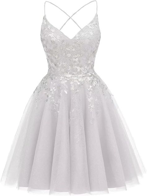 Batmitzvah Dress White, Silver Dama Dresses For Quince, Prom Dress Inspiration Short, Silver Dama Dresses, Quince Damas Dresses, White Dama Dresses, Dama Dresses For Quince, Homecoming Dresses Mini, Quince Court