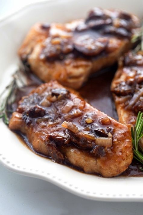 Boneless pork chops with a balsamic fig sauce, highlighting savory shallots and dried figs in the most elegant way. Pork Chops And Fig Jam, Fig Sauce For Pork, Pork Chops With Fig Jam, Fig Sauce Recipes, Fig Balsamic Vinegar Recipes, Fig Pork Chops, Pe Diet, Fig Pork, Pork Chop Sauce