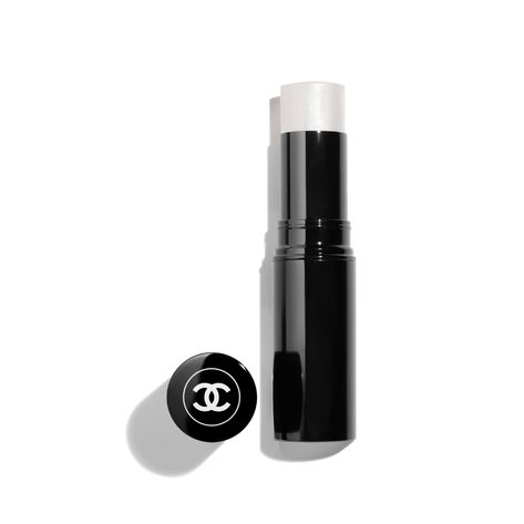 Chanel Highlighter, Perfume Chanel, Chanel Cosmetics, Glossy Eyes, Stick Highlighter, Chanel Boutique, Glow Stick, Chanel Beauty, Chanel Makeup