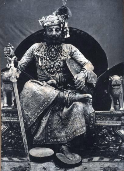 Maharaja Tukht Singh of Jodhpur. These Royal men seldom made old age - they just keeled over, worn out by all the excess. Vintage Indian Fashion, Indian King, Indian Royalty, Historical India, Indian Legends, Royal Indian, The Mechanisms, Indian History Facts, India Asia