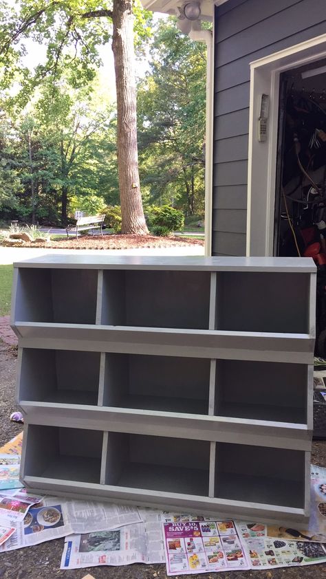 Boy Toy Storage, Diy Toy Storage, Kids Toy Organization, Building A Chicken Coop, Building Furniture, George Nelson, Toy Rooms, Diy Shelves, Pallet Furniture