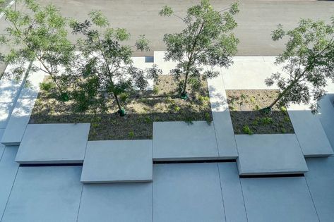 WolkenWerk, Leutschenbach Z�ürich by mavo « Landscape Architecture Platform | Landezine Exterior Coffee Shop, Landscape Plaza, Backyard Skatepark, Water Mirror, Plaza Design, Planter Outdoor, Pocket Garden, Walkable City, Paving Ideas