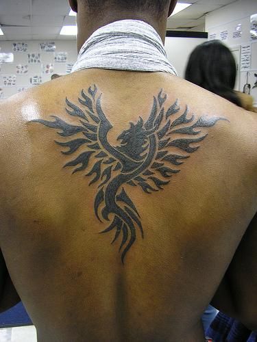 Phoenix Tattoo....hot, hot, hot!!! Phoenix Tattoo For Men, Phoenix Bird Tattoos, Cool Back Tattoos, Phönix Tattoo, Tatuagem Masculina Pequena, Spine Tattoos For Women, Back Tattoos For Guys, Hand Tattoos For Women, Shoulder Tattoos For Women