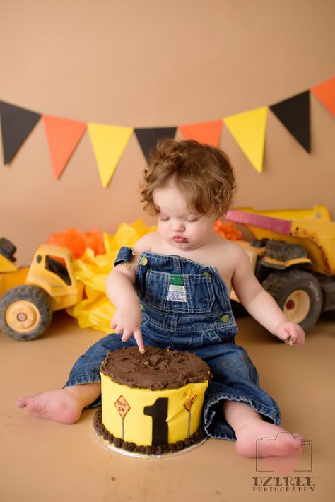 Construction First Birthday Cake, Construction Smash Cake, Construction Cake Smash, Construction Zone Birthday Party, Construction Birthday Party Food, Saree Colors, Shark Birthday Cakes, Construction Theme Birthday Party, 2nd Birthday Party For Boys