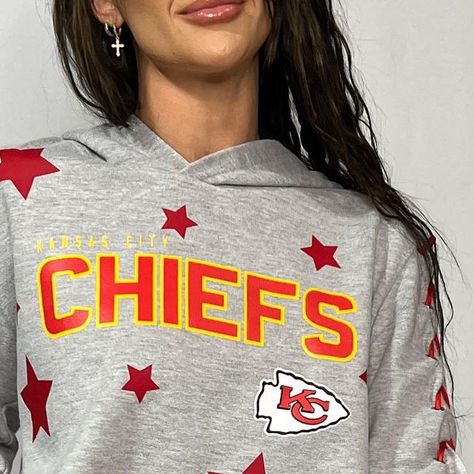 ByBrew on Instagram: "How bout those Chieeeefffs💥 • #bybrew #customclothing #chiefs #gamedayoutfit #vintage #thriftflip #kansascity #star" Thrift Flip, Gameday Outfit, November 13, Custom Clothes, Nfl, On Instagram, Instagram