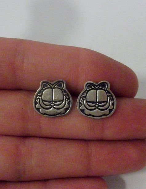 Sterling Silver Garfield Earrings by onetime on Etsy, $8.25 Garfield Earrings, Eli Core, Garfield Images, Garfield Cartoon, Garfield Cat, Hate Mondays, Dope Jewelry, New Rock, Funky Jewelry