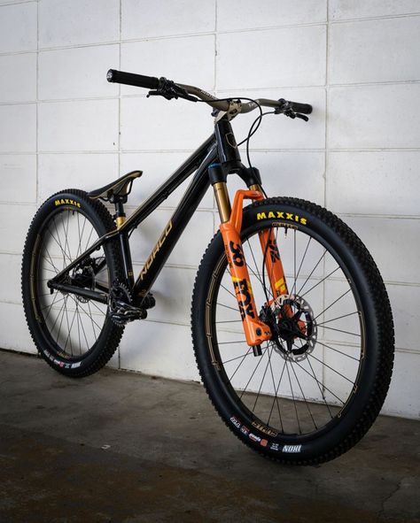 Dirt Jumper Mtb, Dirt Jumper Bikes, Bicycle Cafe, Canyon Bike, Bmx Dirt, Hardtail Mtb, Mtb Downhill, Dirt Jumper, Motorcross Bike