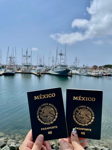 #pasaporte #passport #couple #travel #traveltips #nailart #nails #blue #boat #sea #navy Couple Travel, Blue Boat, Visual Board, Nails Blue, Dream Board, Travel Tips, Vision Board, Navy, Nails