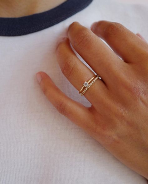 Wedding Ring Engagement Ring Combo, Minimalist Dainty Engagement Ring, Small Engagement Rings With Band, Simple Gold Wedding Bands, Engagement Ring And Wedding Band Combo, Promise Ring Aesthetic, Engagement Ring Gold Simple, Tiny Wedding Ring, Minimal Wedding Rings