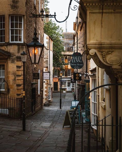 England Aesthetic, Bath Somerset, Somerset England, Bath England, English Countryside, British Isles, Travel Bucket, Somerset, Travel Bucket List