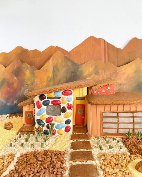 Palm Springs Gingerbread House, Gingerbread House Mid Century Modern, Mid Century Gingerbread House, Mid Century Modern Gingerbread House, Gingerbread Landscape, Themed Gingerbread House, Palm Springs Desert, Gingerbread House Patterns, Chocolate Rocks