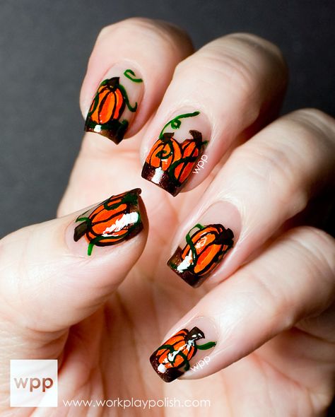 awesome pumpkin nails Diy Halloween Nail Art, Halloween Nail Art Designs, Pumpkin Nail Art, Halloween Nails Diy, Fingernail Designs, Pumpkin Nails, Nail Time, Glow Nails, Simple Nail Art Designs