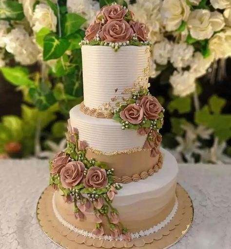 Engagement Cake Images, Sparkly Wedding Cakes, Wedding Cake Peach, Cake Filling Recipes, Fondant Cake Designs, Cake Show, Wedding Cake Ideas, Dream Wedding Cake, Cake Decorating Frosting