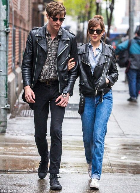 Matthew Hitt, Dakota Johnson Street Style, Black Leather Jackets, Dakota Style, Dakota Johnson Style, Identity Crisis, Stylish Couple, Fashion Days, Looks Street Style