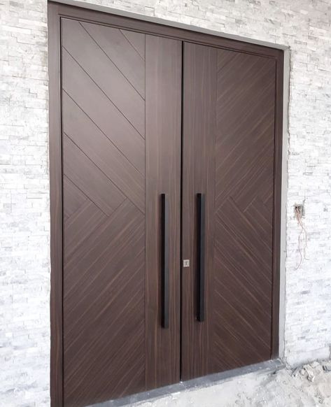 Modern Entrance Door Double, Modern Wooden Doors Double, Main Door Double Design Entrance, Modern Double Door Entrance Front Entry, Main Doors Interior Modern Luxury, Modern Double Doors Entrance Wood, Double Door Design Modern Entrance, Wooden Main Door Design Entrance Modern Double, Main Door Handle Design Modern