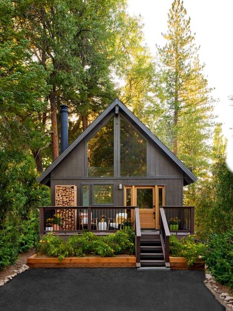 A Frame Cabin House, Mountain Tiny House, Camp House Ideas, Cabins And Cottages In The Woods, Black Cabin Exterior, A Frame Room Ideas, A Frame Cabin Exterior, Cabin Colors Exterior, A Frame Barndominium