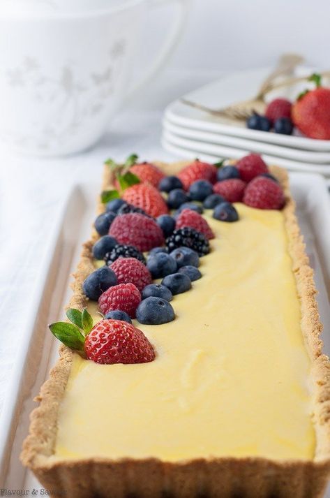 Lemon Curd Dessert, Curd Tart, Almond Flour Crust, Lemon Curd Tart, Gluten Free Dairy Free Dessert, Dessert Oreo, Healthy Easter, Desserts Keto, Curd Recipe