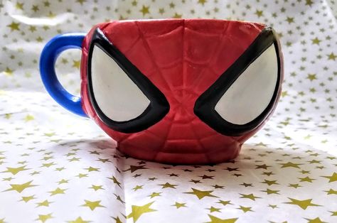 Spiderman Ashtray, Spiderman Ceramics, Spiderman Clay Art, Spiderman Mug, Clay Mask Art, Ton Diy, Pottery Pinch Pot, Marvel Mug, Spiderman Theme