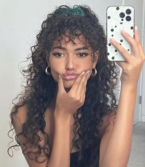 Curly Braids With Bangs, 3b Curly Hair Bangs, Curly Hairstyles Bangs, Hairstyles Instagram, Curly Hair Inspo, Instagram Hairstyles, Curly Hair Photos, Hairdos For Curly Hair, Curly Hair Inspiration