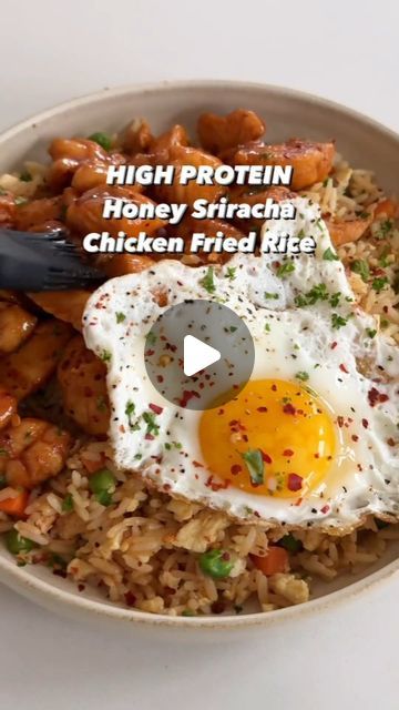 Meals and Muscles on Instagram: "Honey Sriracha Chicken Fried Rice 🤤🔥  for WEIGHT LOSS  macros (per serving)  532 calories  44g protein  67g carb  8g fat  Ingredients (3 servings)  Egg mixture  1 large egg  138g egg whites/beaters  1/4 tsp salt  Rice  3 cups cooked jasmine rice  2 tsp garlic paste  1 cup frozen peas and carrots  2 tbsp soy sauce  1 tsp sesame oil  1 tbsp sriracha or chili paste  1/4 tsp salt  cook with 1/2 tsp olive oil  Chicken  1 lb cubed boneless skinless chicken breast  1 tbsp soy sauce  1 tsp brown sugar  1/2 tsp salt  1/2 tsp garlic powder  1/2 tsp paprika  1/4 tsp chipotle powder  1/4 tsp ginger powder  1/4 tsp black pepper  cook with 1/2 tsp olive oil  Honey sriracha glaze  2 tbsp honey  2 tbsp sriracha  1 tsp garlic paste  (Optional for extra spiciness) 1-2 chip Olive Oil Chicken, Frozen Peas And Carrots, Chipotle Powder, Honey Sriracha Chicken, Sriracha Chicken, Peas And Carrots, Cooking Jasmine Rice, Ginger Powder, Chili Paste