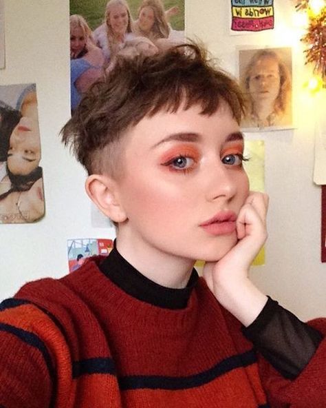 Unique Pixie Cuts, Short Hair Side Shave, Short Pixie With Undercut, Short Enby Hair, Short Hair Split Dye, Pixie Shaved Sides, Alt Pixie Cut, Dyke Hair, Short Hair Shaved Sides