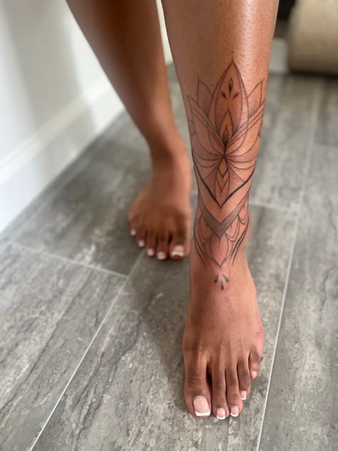 Calf Tattoos For Women, Shin Tattoo, Ankle Tattoos For Women, Anklet Tattoos, Tasteful Tattoos, Leg Tattoos Women, Inspiration Tattoos, Pretty Tattoos For Women, Dope Tattoos For Women