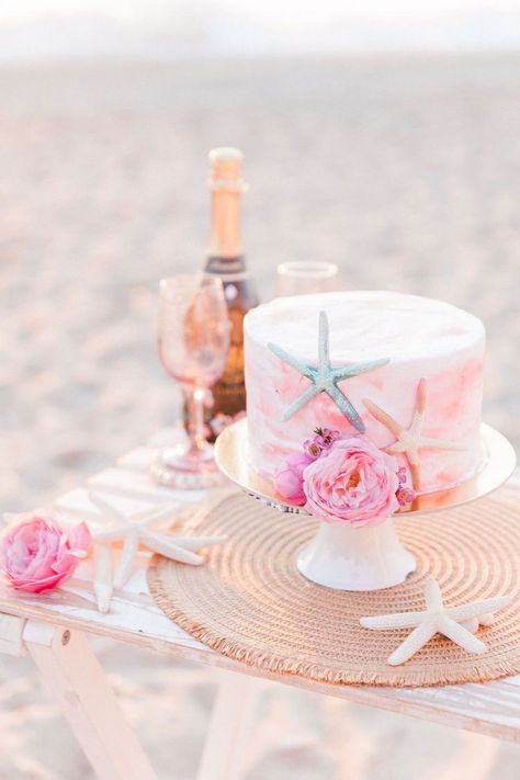 Coastal Theme Wedding, Micro Beach Wedding, Bride's Sister, Beach Birthday Cake, Seashell Cake, Beach Wedding Pink, Beach Theme Wedding Cakes, Beach Themed Cakes, Cake Table Birthday