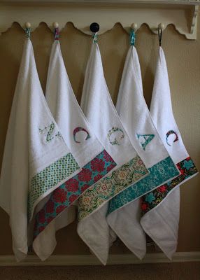 Christmas Bath Towels, Embroidered Bath Towels, Personalized Bath Towels, Diy Towels, Baby Bath Towel, Monogram Towels, Embellishment Diy, Towel Embroidery, Towels Kids