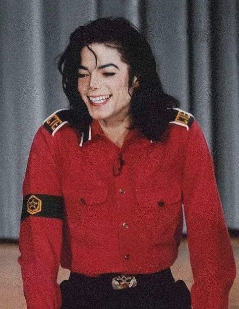 Aesthetic Culture, Michael Jackson Photoshoot, Michael Jackson Hot, Hee Man, Michael Jackson Art, Michael Jackson Smile, Joseph Jackson, Michael Jackson Pics, Red Icons:)