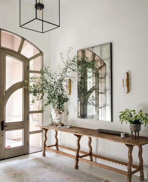 Long Foyer Ideas Entryway, Large Foyer Ideas Entryway, Modern Mediterranean Farmhouse, Transitional Entry, Entryway Inspo, Foyer Ideas Entryway, Modern Entry, Console Table Decorating, Monday Inspiration